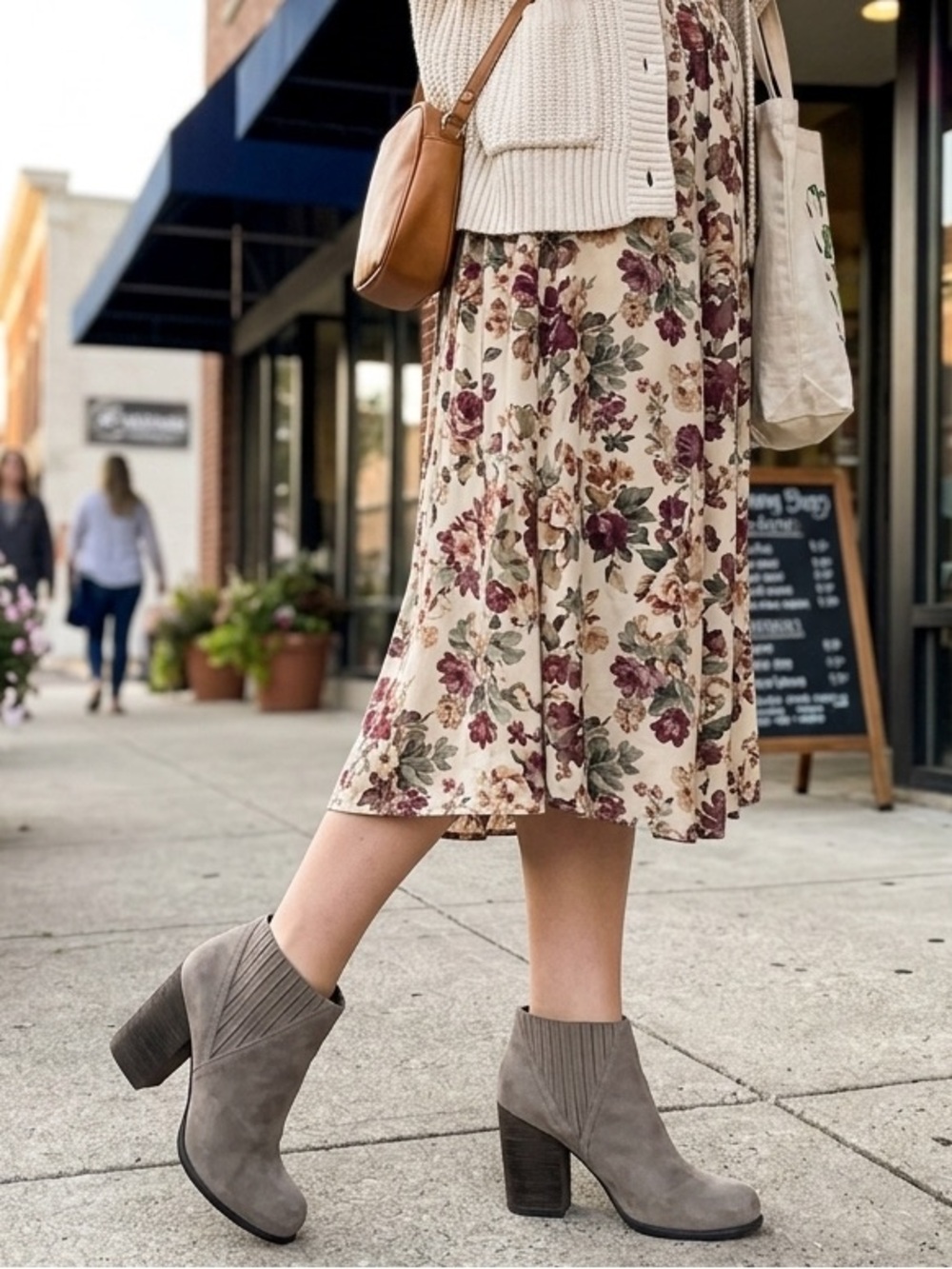 Jeffrey Campbell Taupe Suede Ankle Boots Sz 8.5